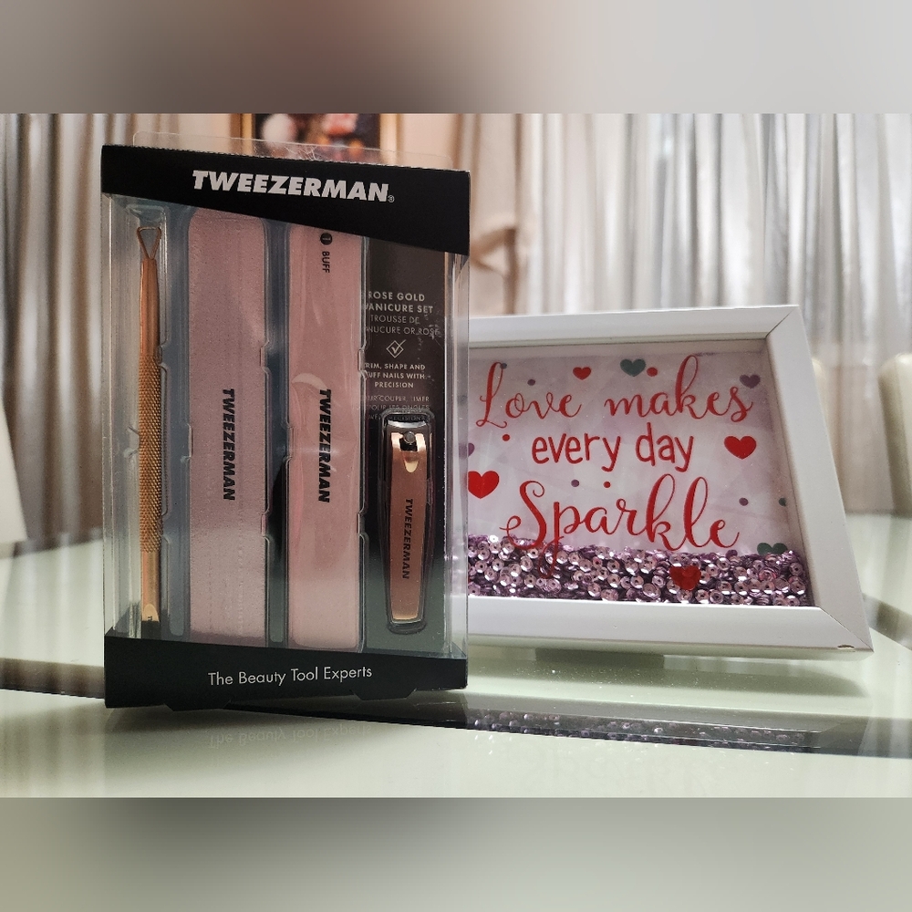 ✨️TM Manicure Set✨️ - Picture 2 of 3